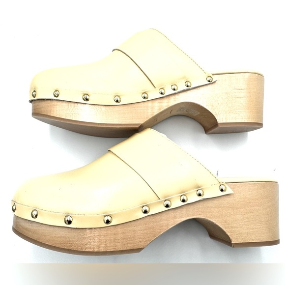 AEYDE NWT Sz 39 Bibi Clogs Cream Clogs with Gold Studs - Picture 8 of 13